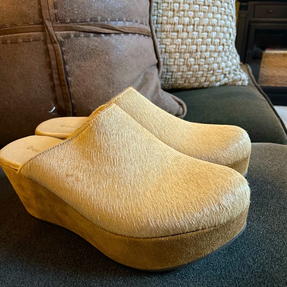 NEW Chocolat Blu Yoma Platform Clog in Calf Hair Size 8 retail $185
